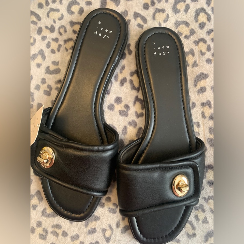 A NEW DAY SANDALS - Picture 1 of 3